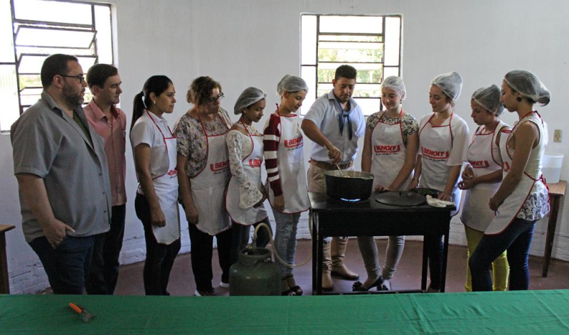 Candidatas participam de workshop para o preparo do arroz carreteiro